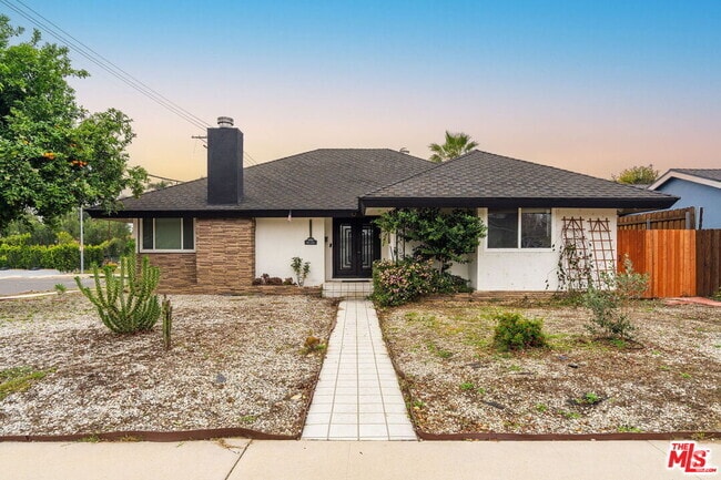 Building Photo - 8901 Rubio Ave Rental
