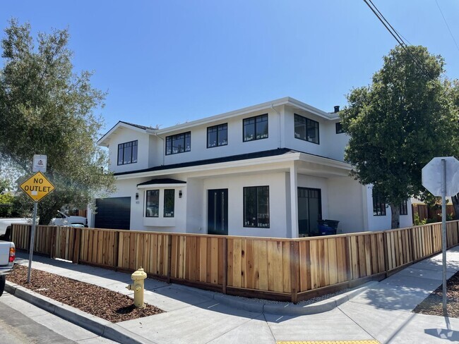 Building Photo - 610 Stanford Ave Rental