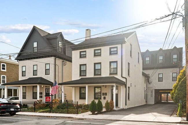 Building Photo - 6830 Ridge Ave