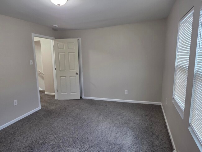 Photo - 15765 Ward Ave