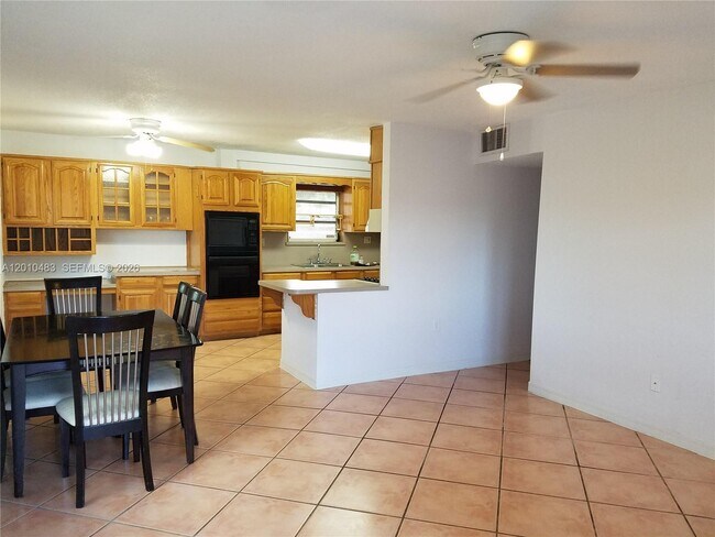 Photo - 690 SW 120th Ave