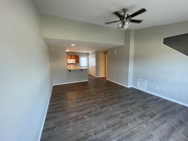 Photo - 1421 Risen Star Ct