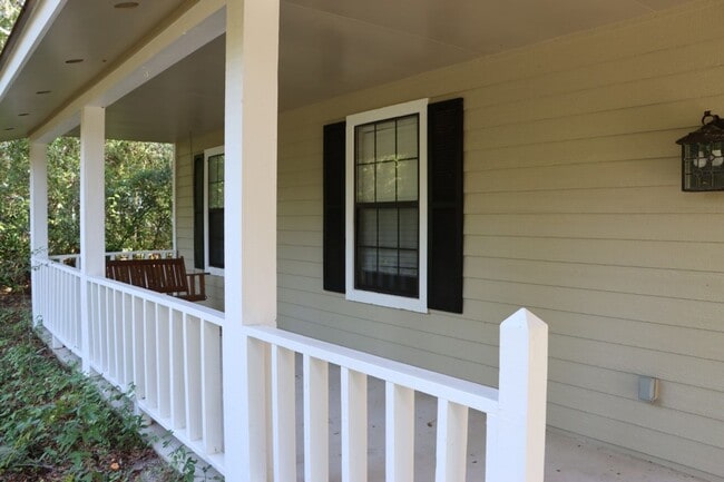 Photo - 3/2 Rental on a Roomy 1 Acre Lot!