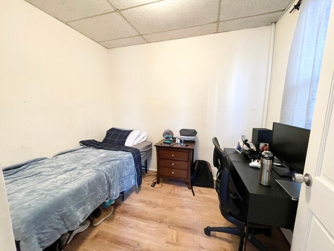 Photo - 1572 Tremont St