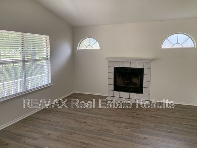 Photo - 1607 Timberline Dr