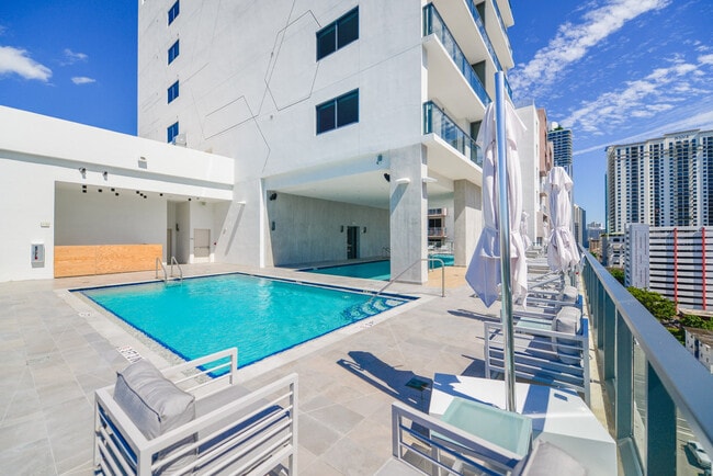 239 SW 9th St Unit SI FL16-ID1022471P
