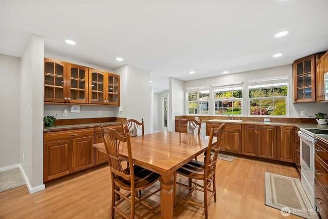 Photo - 30022 6th Ave SW