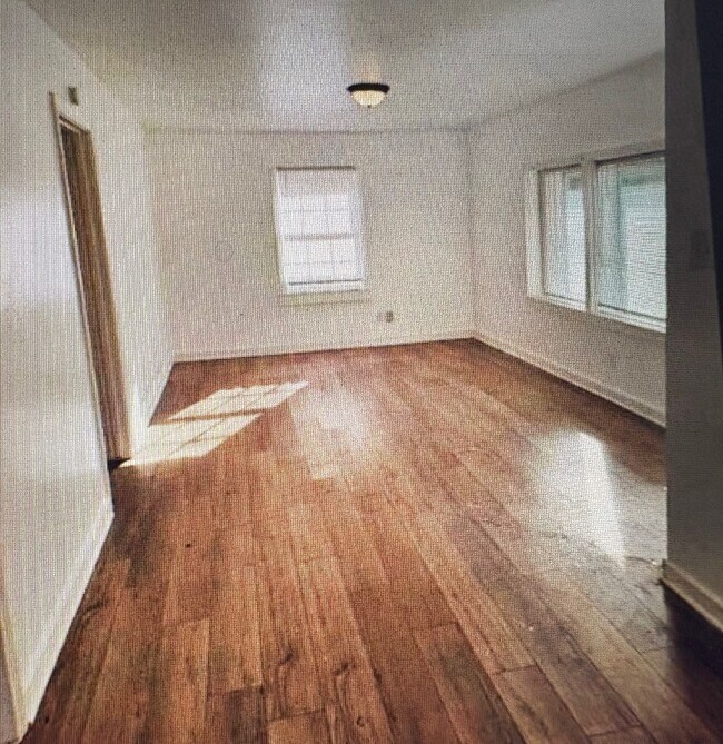 Photo - 7005 Kassarine Pass