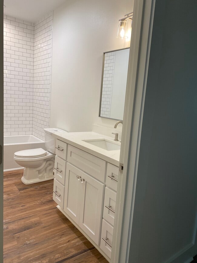 Photo - 450 S 1st St