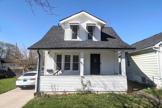 Building Photo - 991 Campbell Ave Unit Main