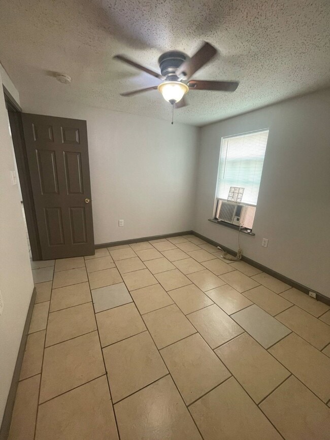 Photo - 3028 Avenue M Ave Unidad 2