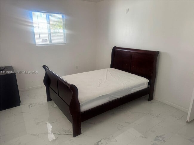 Building Photo - 1261 NE 209th Terrace Unit 1