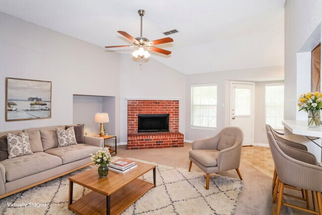 Photo - 309 Woodlawn St