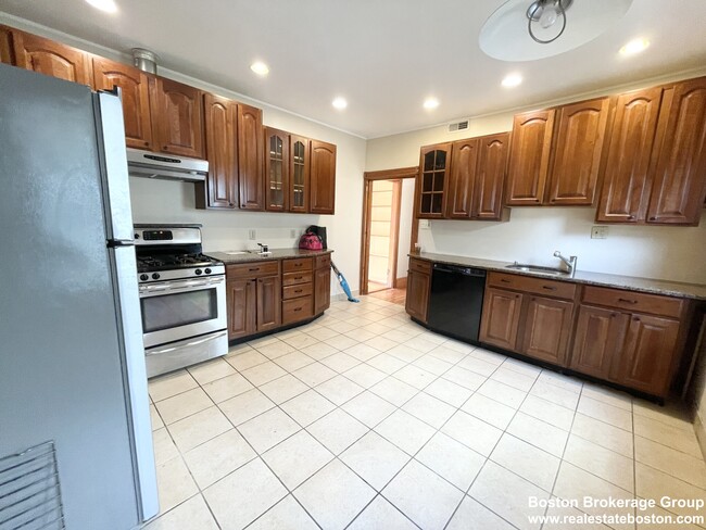 Photo - 18 Romsey St Unit 2