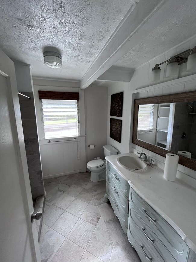 Photo - Kaumana Drive 3 Bedroom 2 Bath House