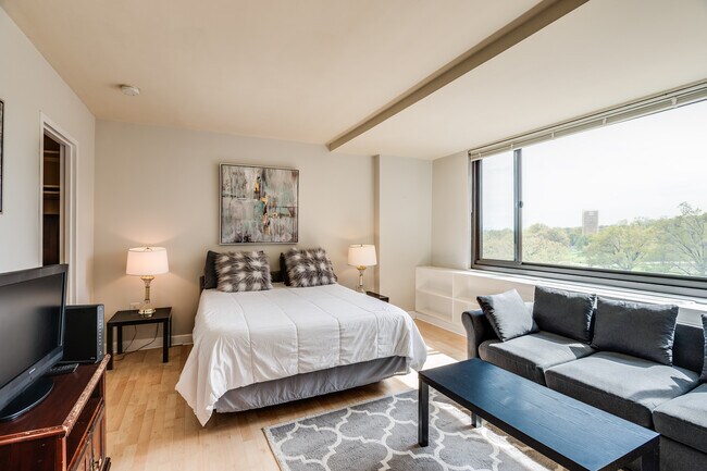 Photo - 1011 Arlington Blvd