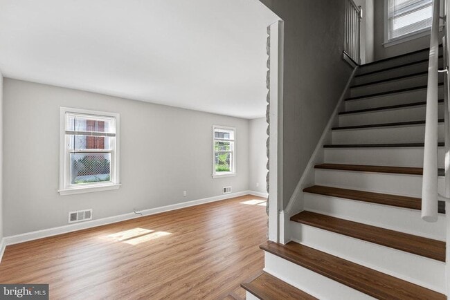 Photo - 4816 Woodlawn Dr