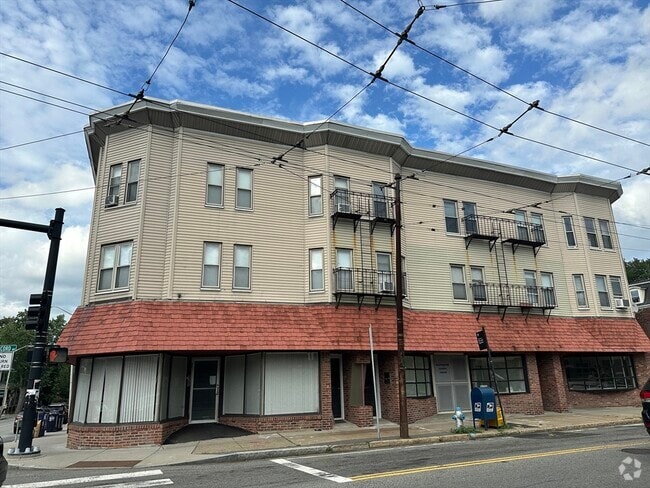 Building Photo - 195 Concord Ave Unit 11 Rental