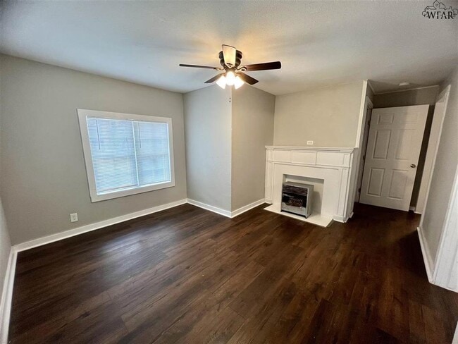 Building Photo - 1202 Austin St