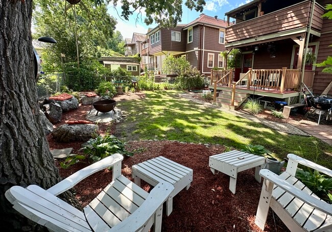 Building Photo - 33 High St Unit 1