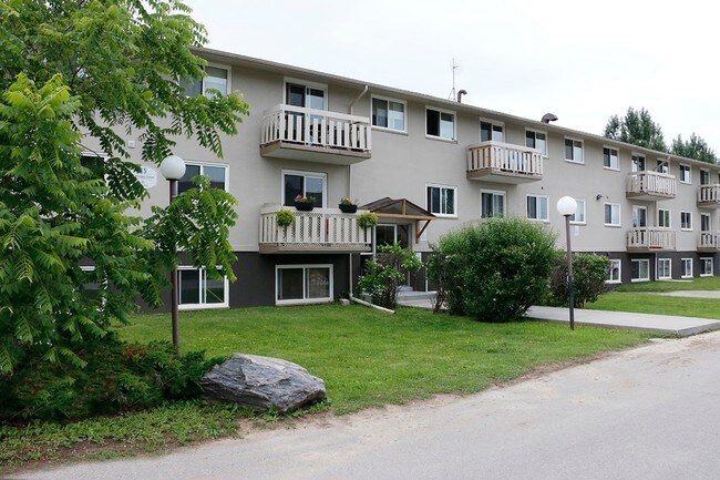 Building Photo - Flamingo Apartments