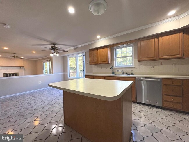 Photo - 902 Kirby Dr