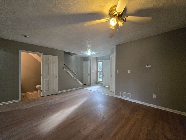 Photo - 3 Bedroom, 2.5 Bath Townhouse in Beavercreek!