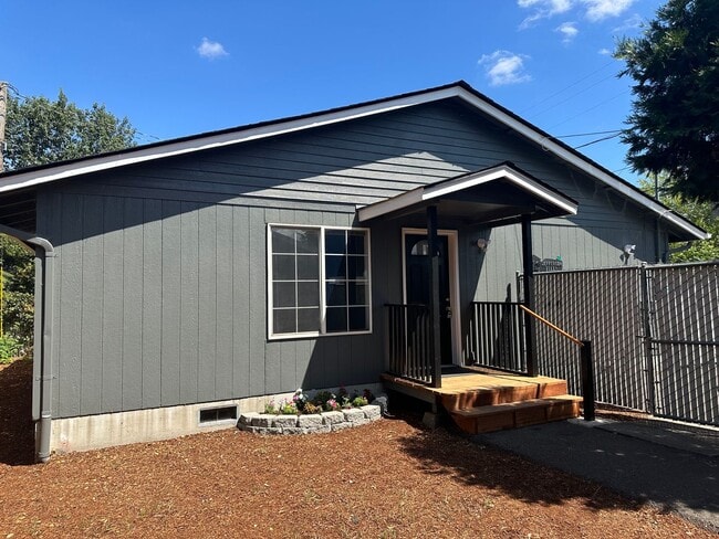 Photo - Beautifully updated 3 bedroom, 1 bath house in Eugene!