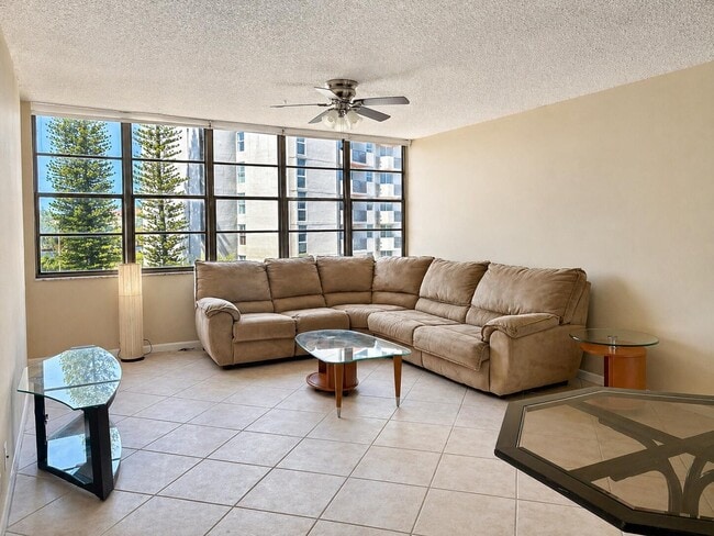 Photo - 2025 NE 164th St Unidad 305