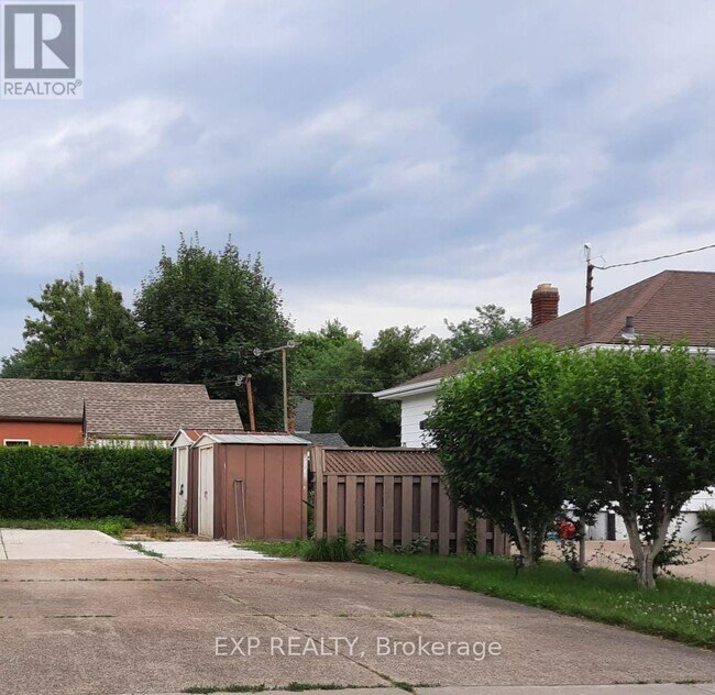 Photo - 92 Margery Ave