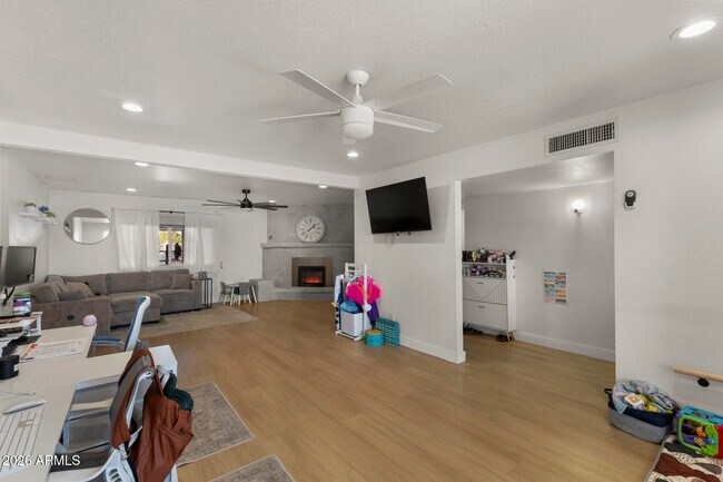 Photo - 2208 E Contessa Cir