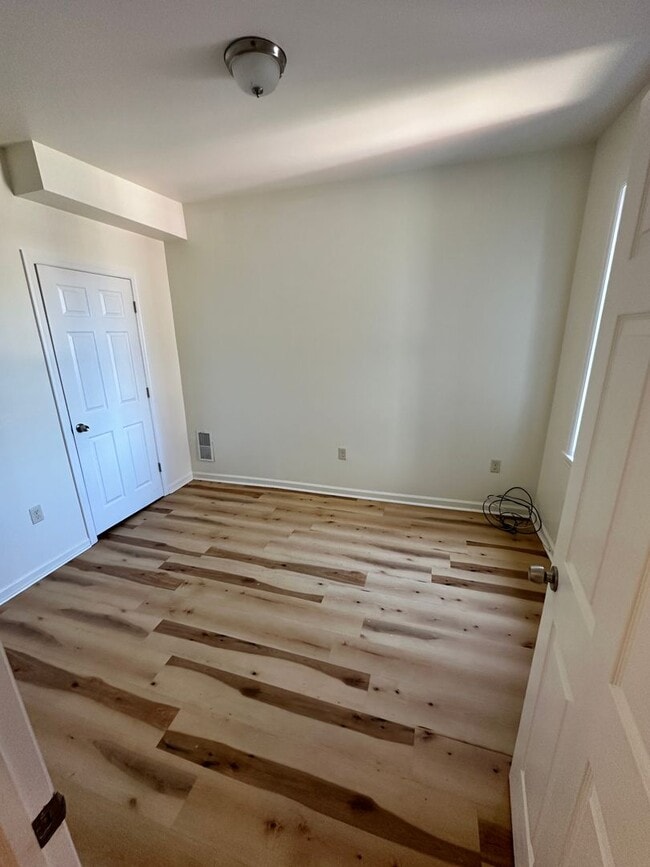 Photo - 1211 W Poplar St