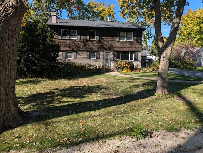 Photo - 324 Sunrise Ave