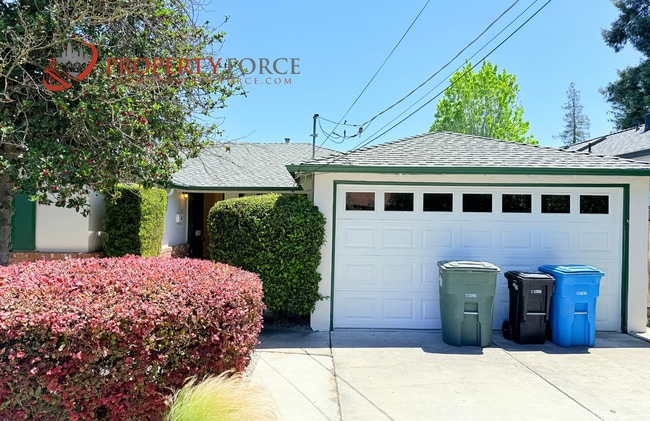 Photo - 1623 Howard Ave