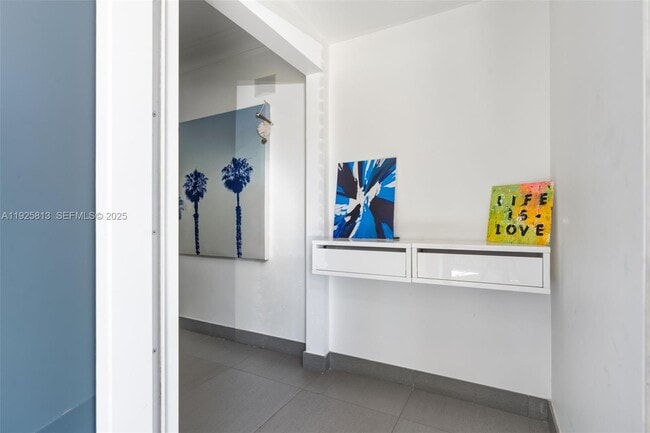 Photo - 501 NE 51st St