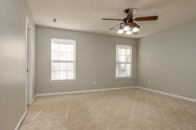 Photo - 512 Crescentwood Ct