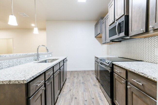 Photo - Spacious Townhome Located South Of Town Ne...