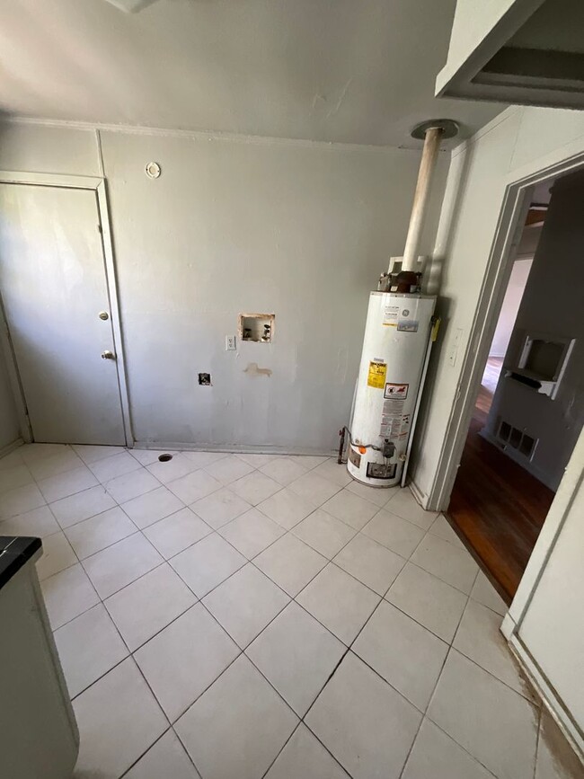 Photo - 6107 Fairfield-