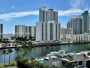 Photo - 1000 Parkview Dr Unit 224