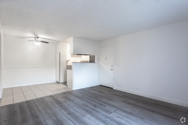 2BR,2BA - 945SF- Living Room