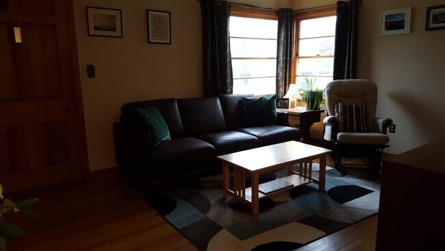 Photo - 37 Leonard St