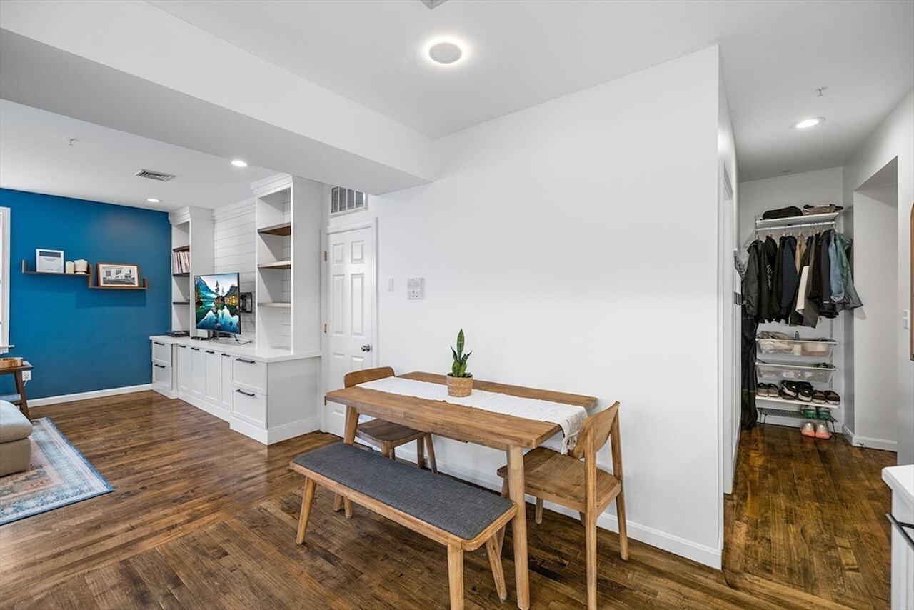 *Pictures are representative samples of the advertised unit. In some cases, the actual units you tou - 22 Battery St Unit L1