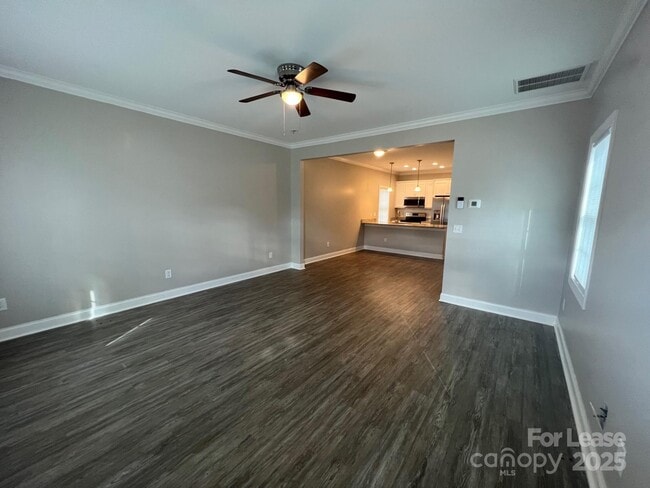 Photo - 1086 20th St NE