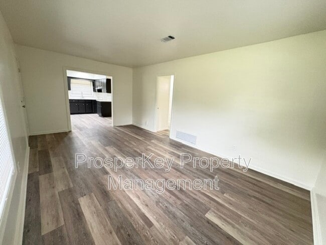 Photo - 2127 Wellborn Dr