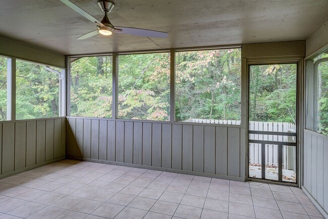 Photo - 1312 N Barton St Unit 2