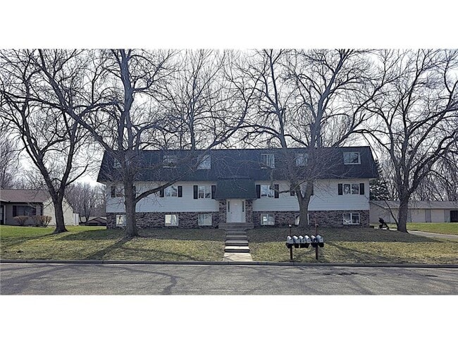 Building Photo - 880 E 6th St Unit #2