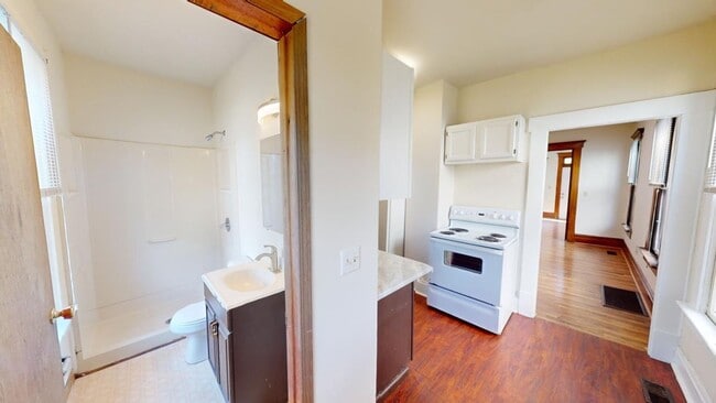 102 E Patterson Ave