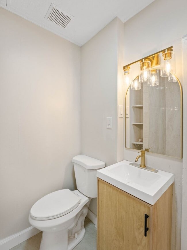 Photo - 45 Hall St Unit B