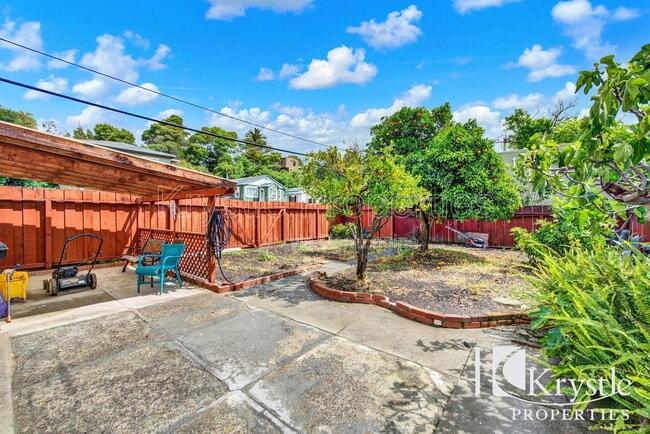 Photo - 153 Vaqueros Ave