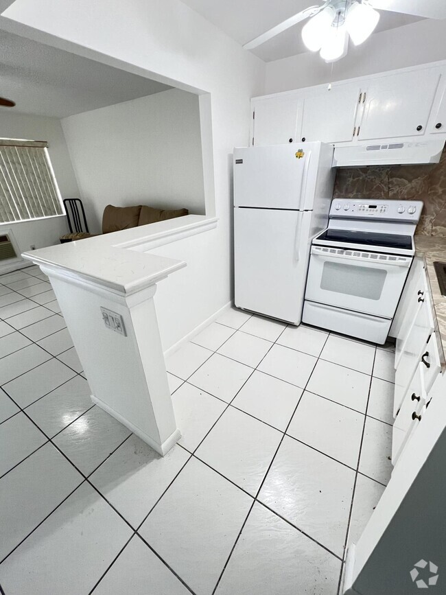 Building Photo - 224 Berkshire K Rental